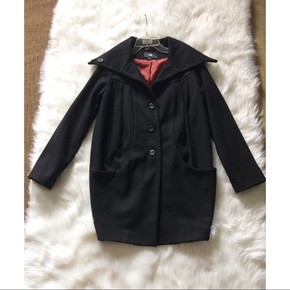 NWOT H&M Black Cocoon Structural Coat Sz 2